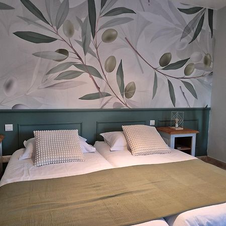 Domaine Les Gendalis Bed & Breakfast Saint-Saturnin-les-Avignon Exterior photo