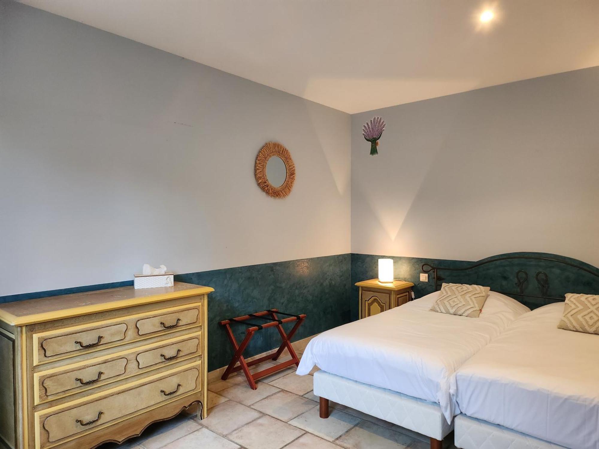 Domaine Les Gendalis Bed & Breakfast Saint-Saturnin-les-Avignon Exterior photo