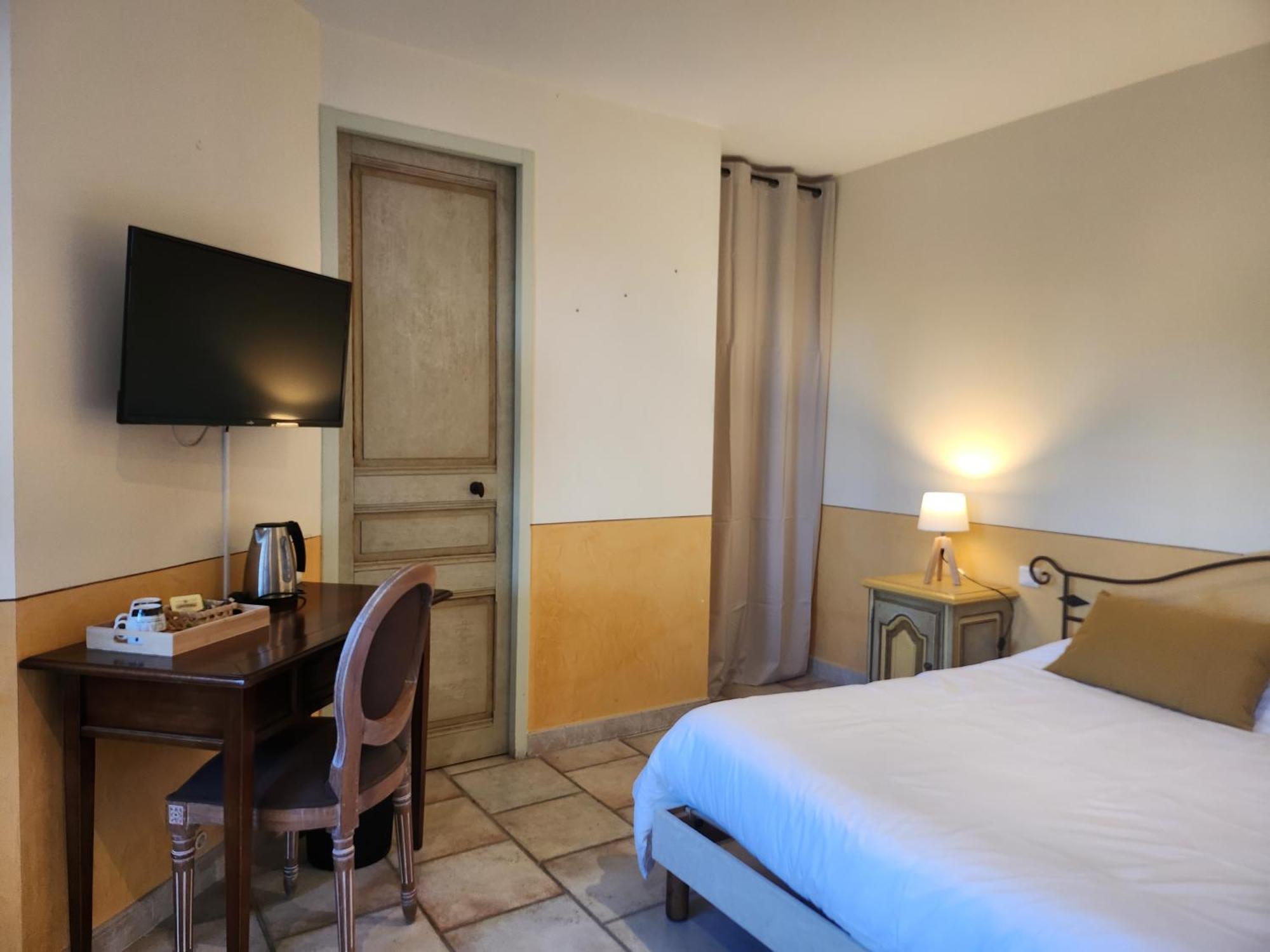 Domaine Les Gendalis Bed & Breakfast Saint-Saturnin-les-Avignon Exterior photo