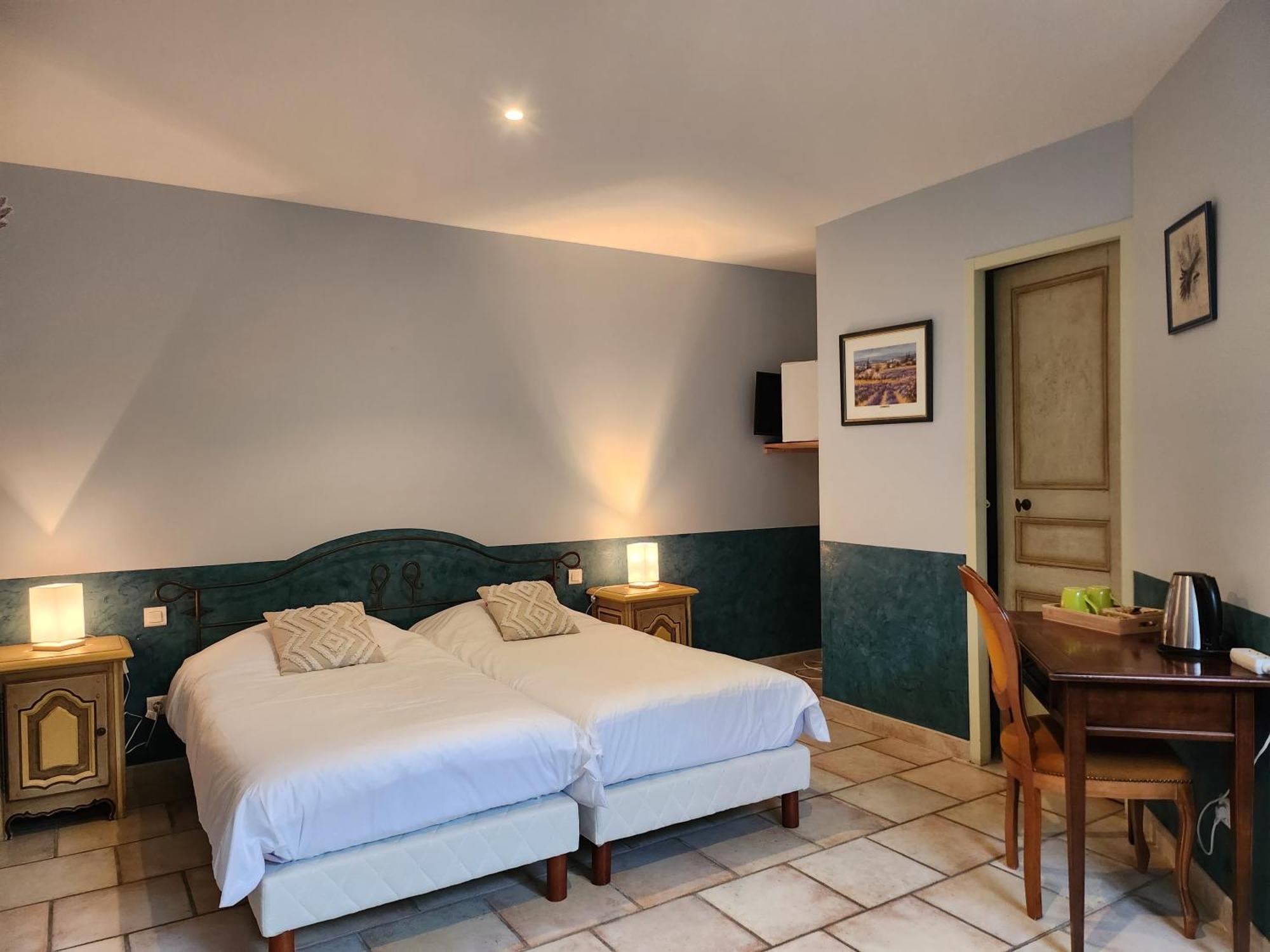 Domaine Les Gendalis Bed & Breakfast Saint-Saturnin-les-Avignon Exterior photo