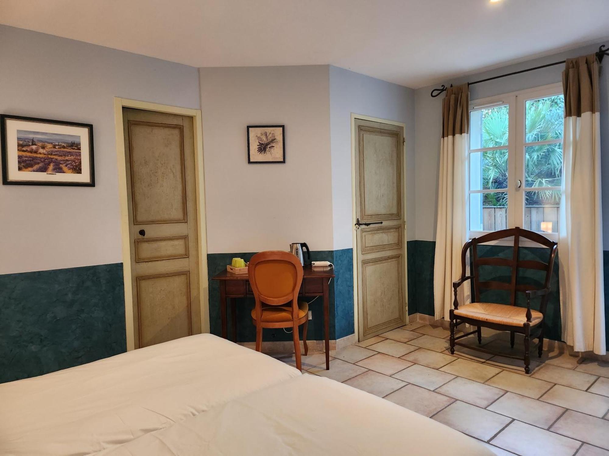 Domaine Les Gendalis Bed & Breakfast Saint-Saturnin-les-Avignon Exterior photo