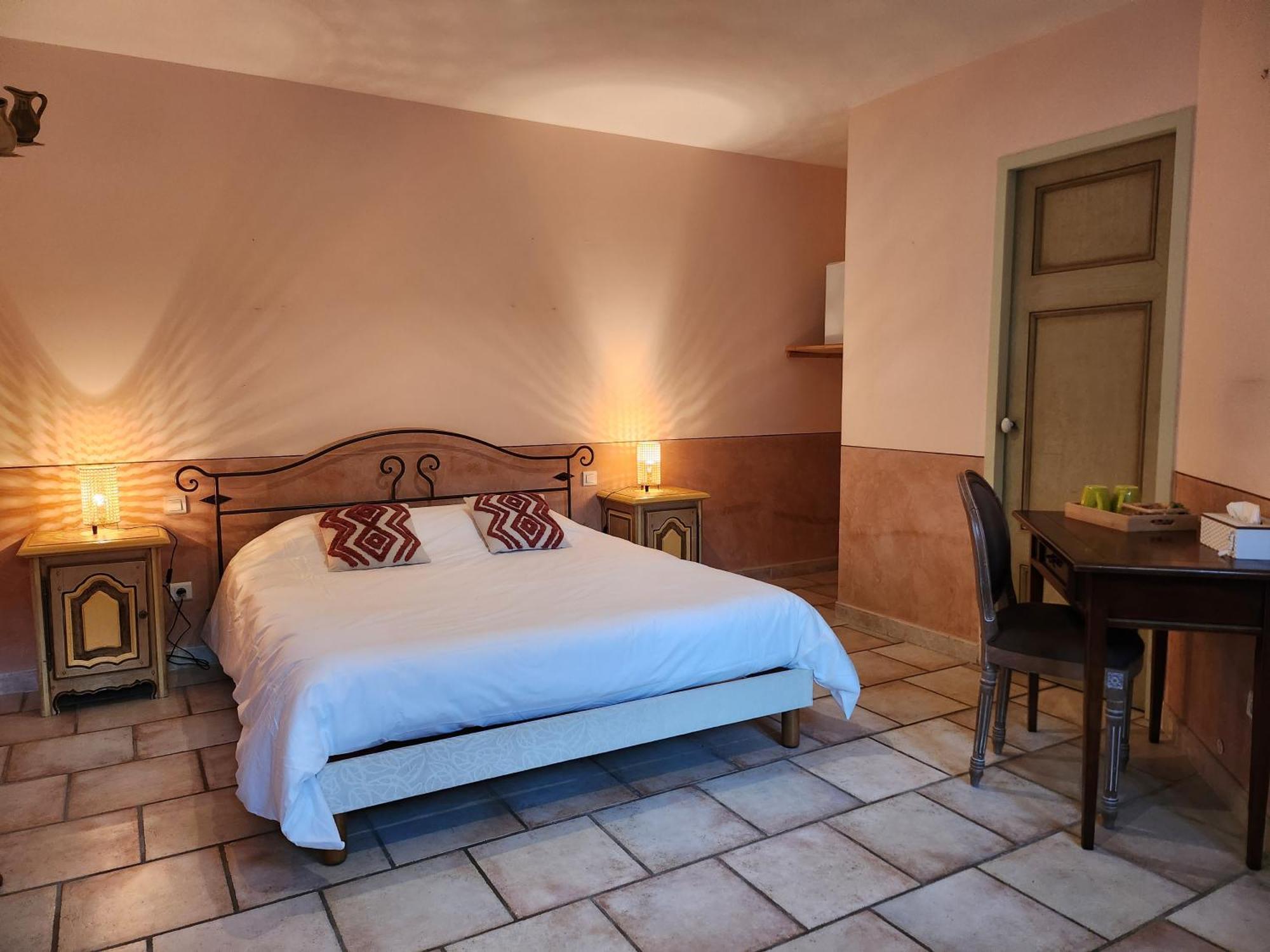Domaine Les Gendalis Bed & Breakfast Saint-Saturnin-les-Avignon Exterior photo
