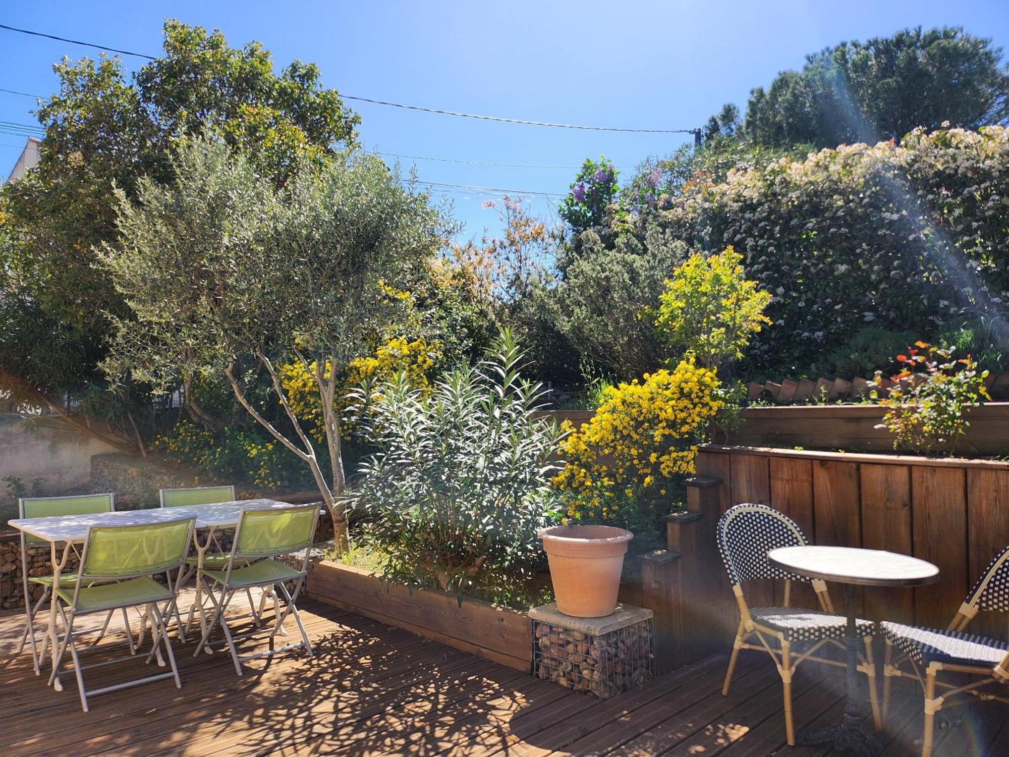 Domaine Les Gendalis Bed & Breakfast Saint-Saturnin-les-Avignon Exterior photo