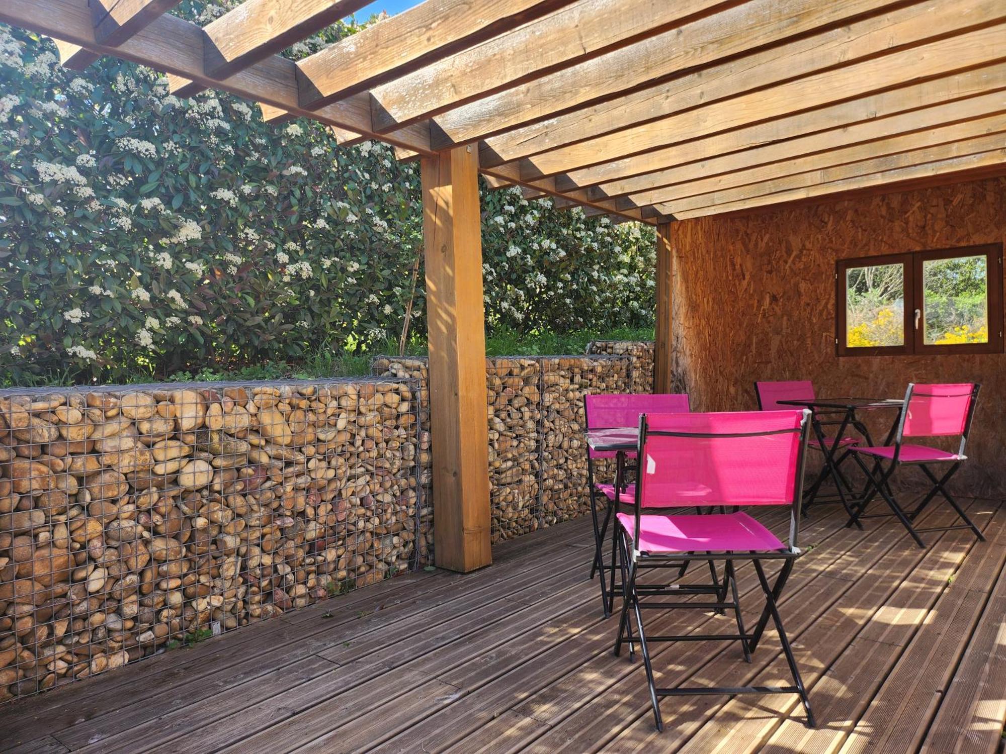 Domaine Les Gendalis Bed & Breakfast Saint-Saturnin-les-Avignon Exterior photo