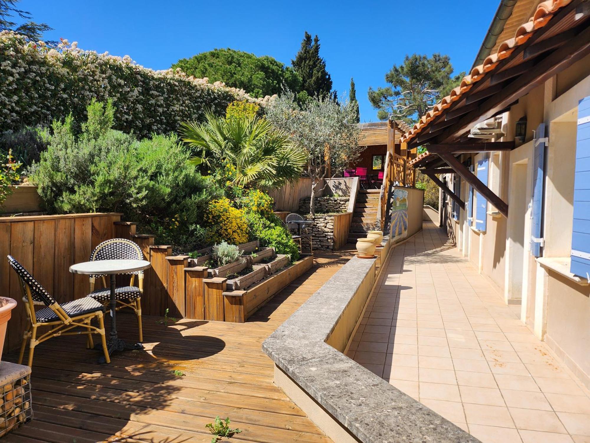 Domaine Les Gendalis Bed & Breakfast Saint-Saturnin-les-Avignon Exterior photo
