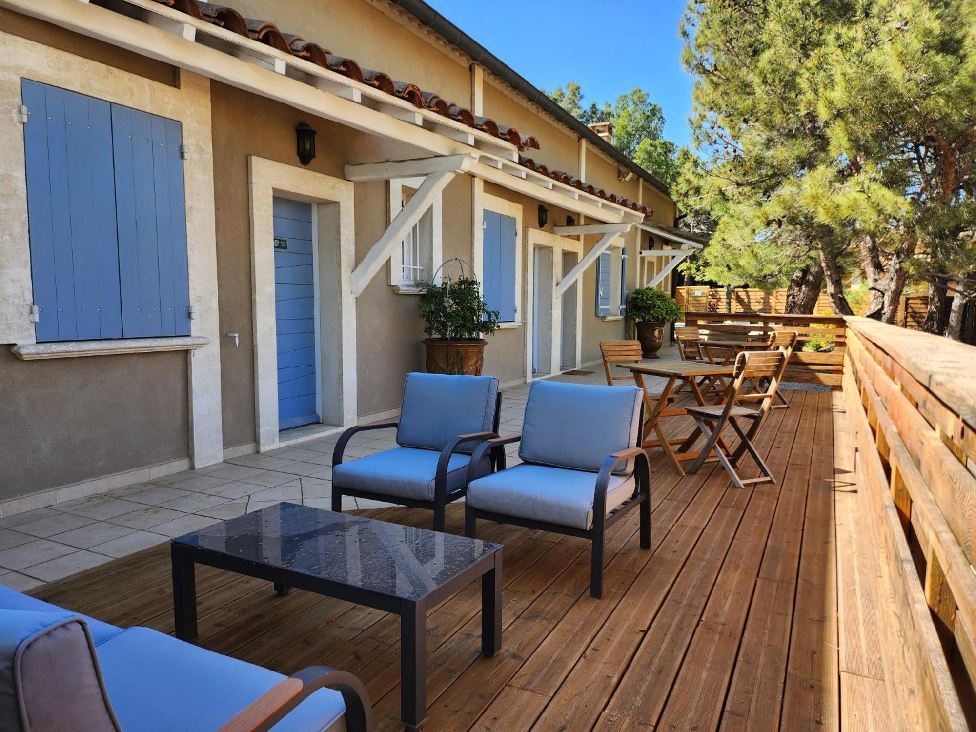 Domaine Les Gendalis Bed & Breakfast Saint-Saturnin-les-Avignon Exterior photo
