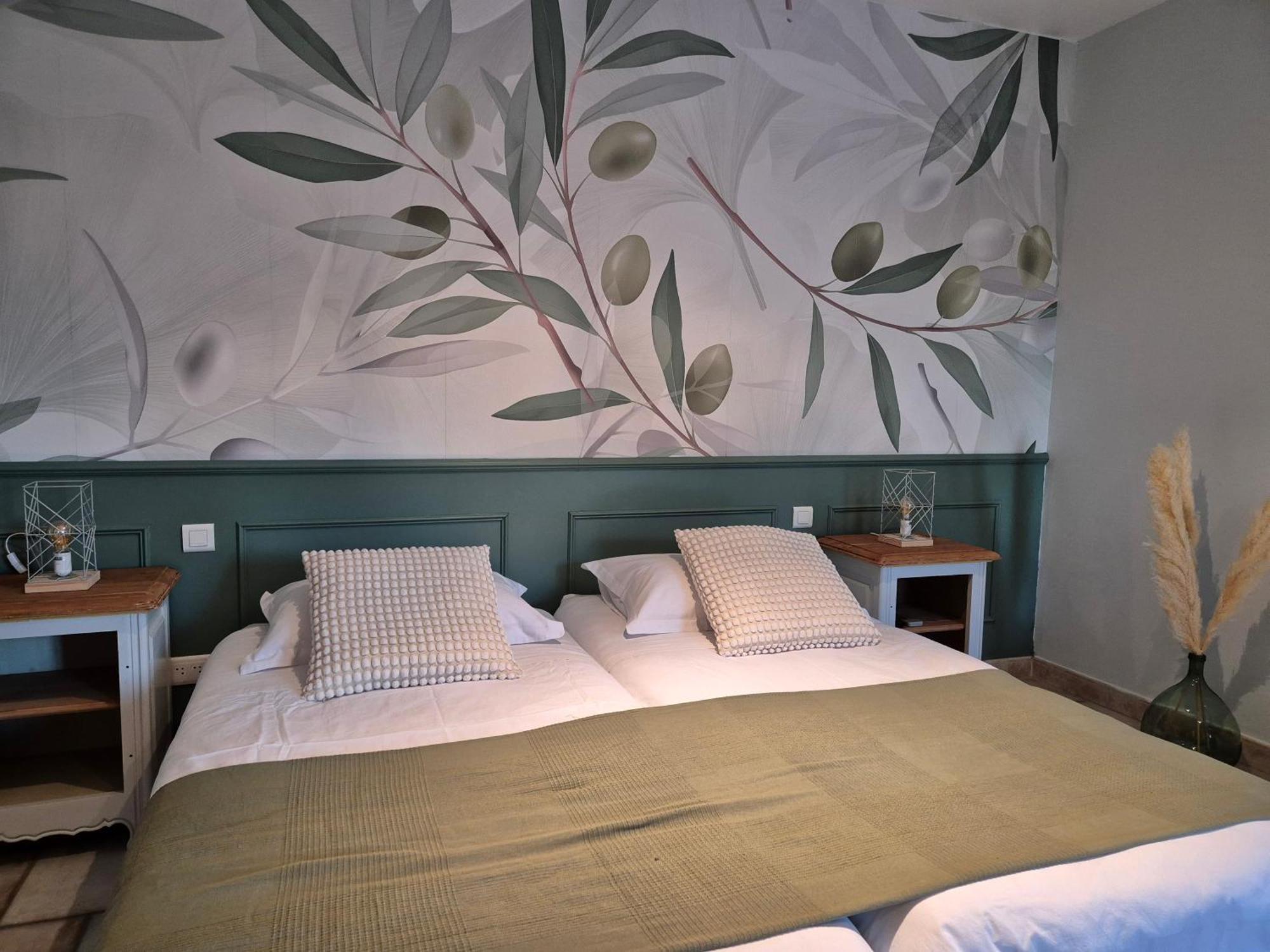Domaine Les Gendalis Bed & Breakfast Saint-Saturnin-les-Avignon Exterior photo